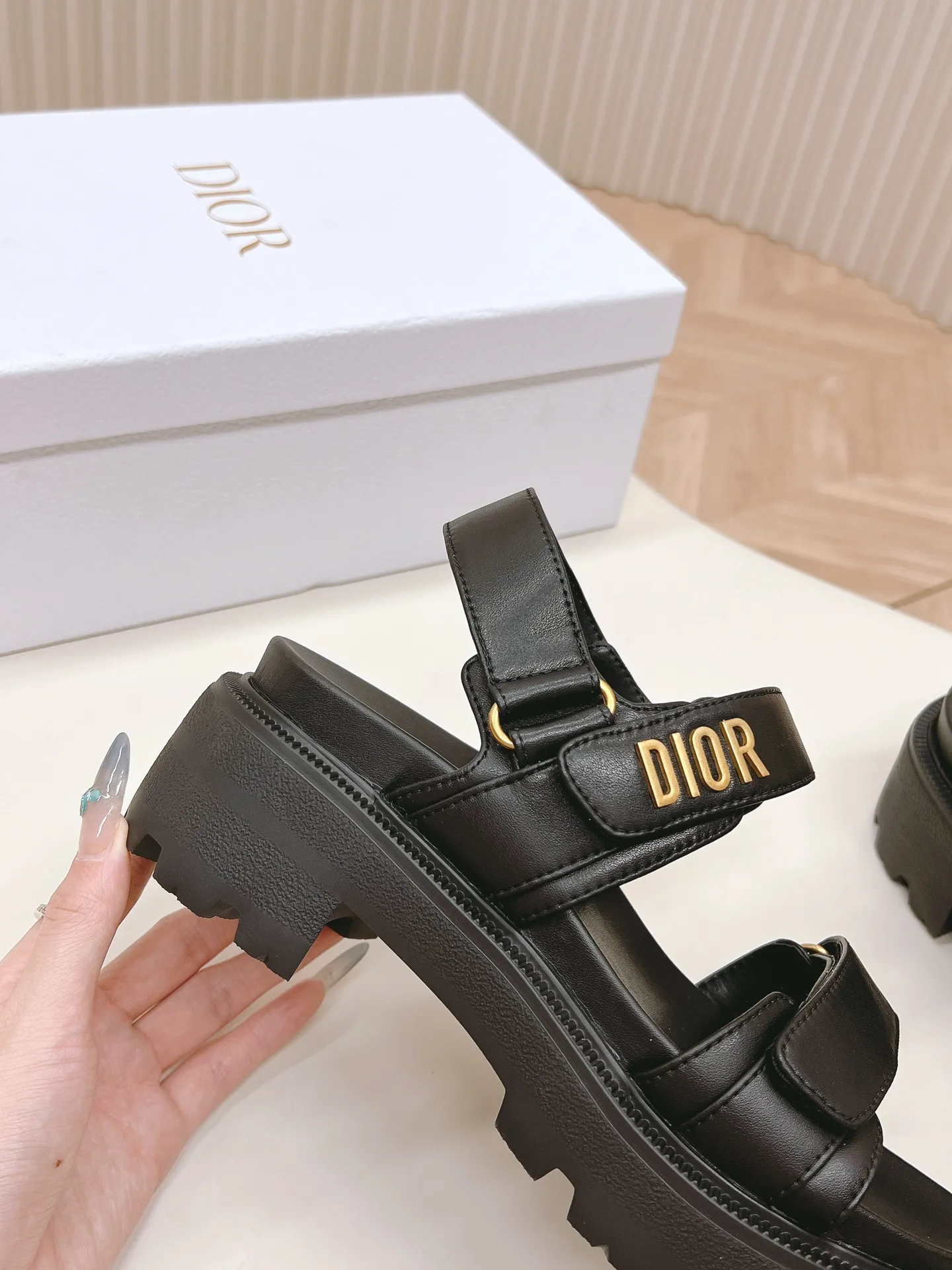 👟👟Ex-factory price 520👟👟 2024Dior Classic Velcro high-heeled sandals and slippers series original replica high version super durable and versatile style very comfortable on the foot, slim and tall, original leather upper, original d hardware buckle, original TPU outsole Heel height is about cm Size: 35-42